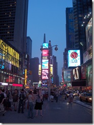 Times Square, parece de día ¿verdad?