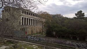 Stoa de Átalo desde la calle Adrianou