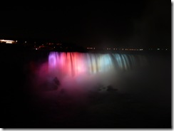 Las Horseshoe Falls iluminadas
