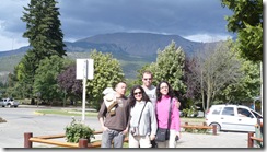 En El Bols&oacute;n, tomando el sol y los Andes al fondo
