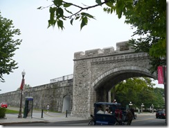 Una puerta en la muralla